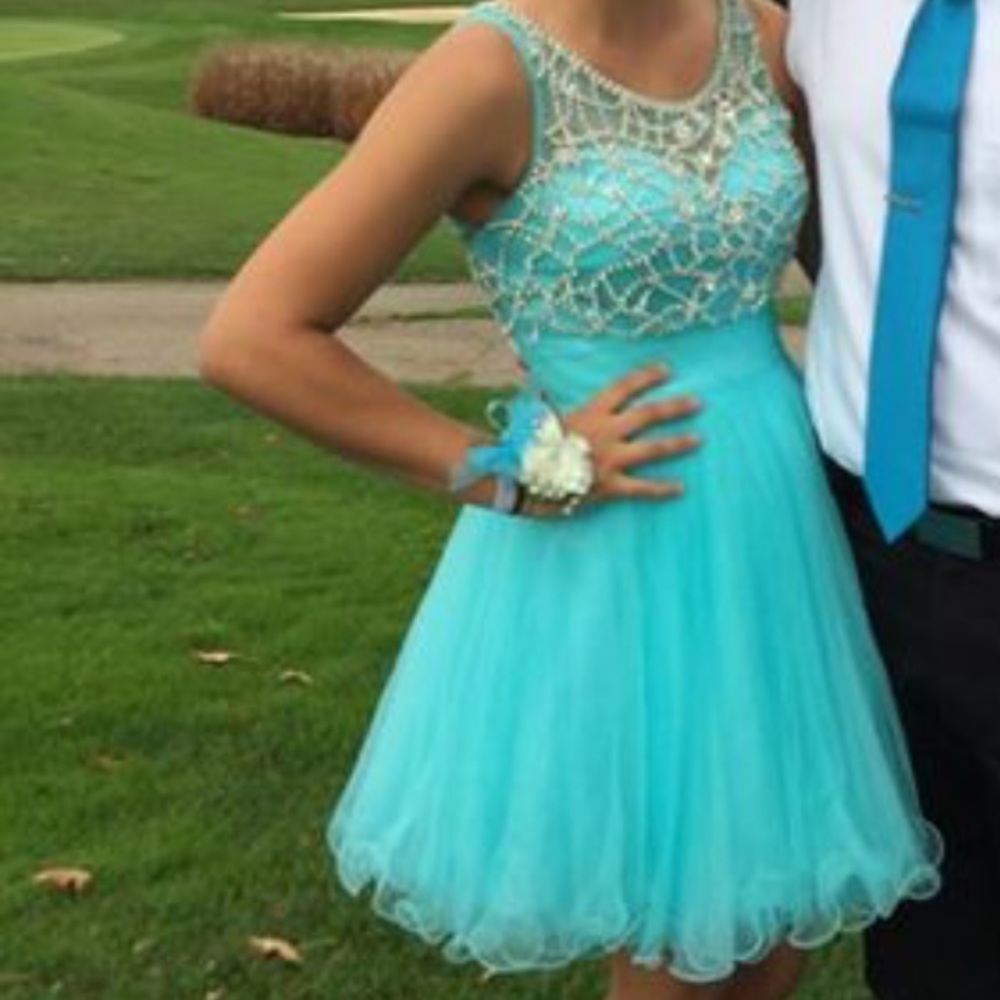 Dress - Picture 2 of 3